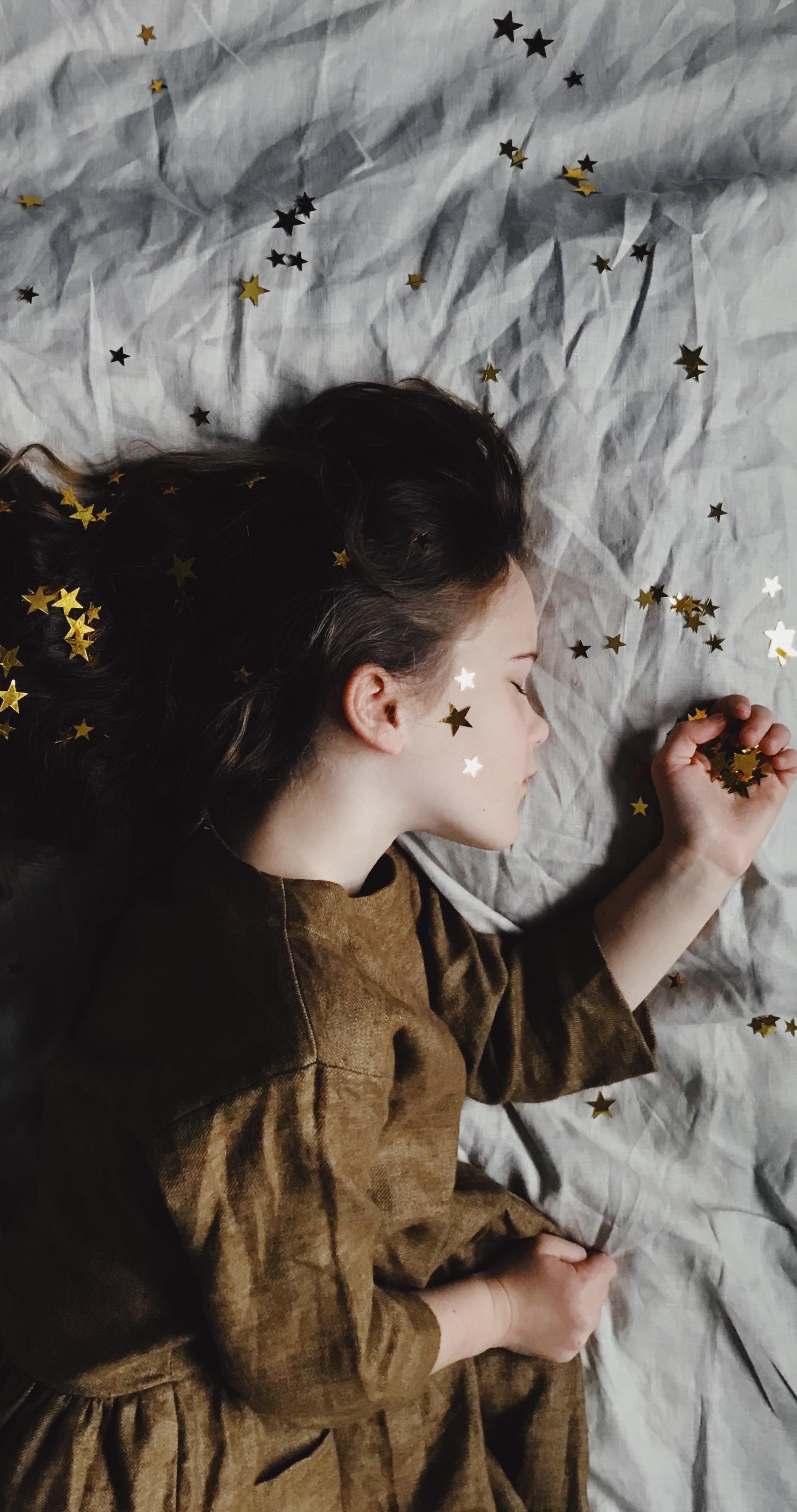 μυρτώ κάζη τα βράδια που κοιμάσαι σε βλέπω 