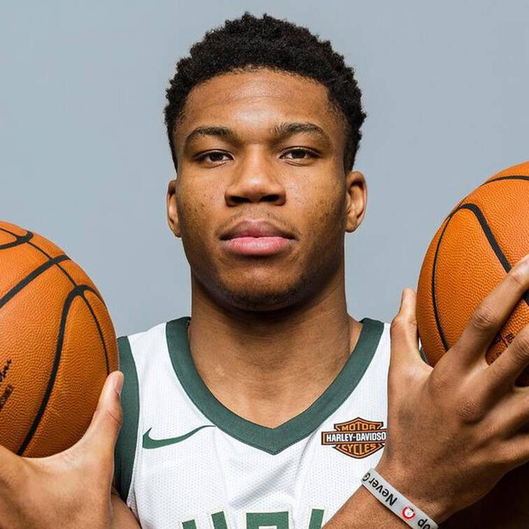 boom_antetokounbros_basket_academy