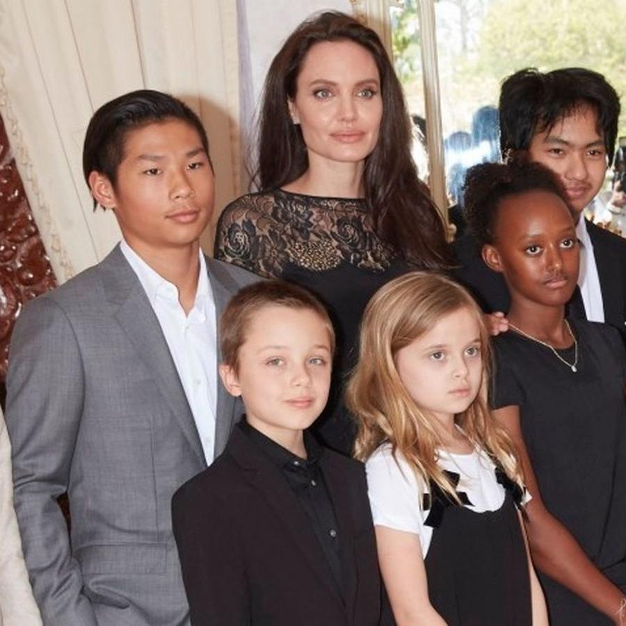 boom angelina jolie μαμά παιδιά