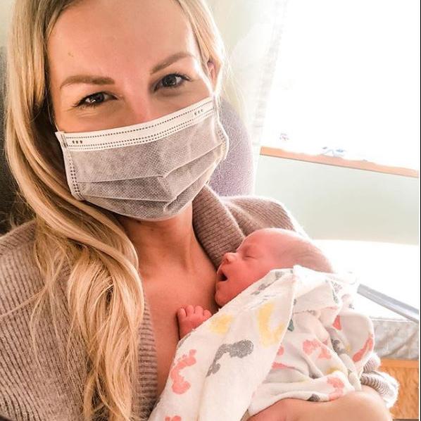 boom μαμά γεννά σε κώμα