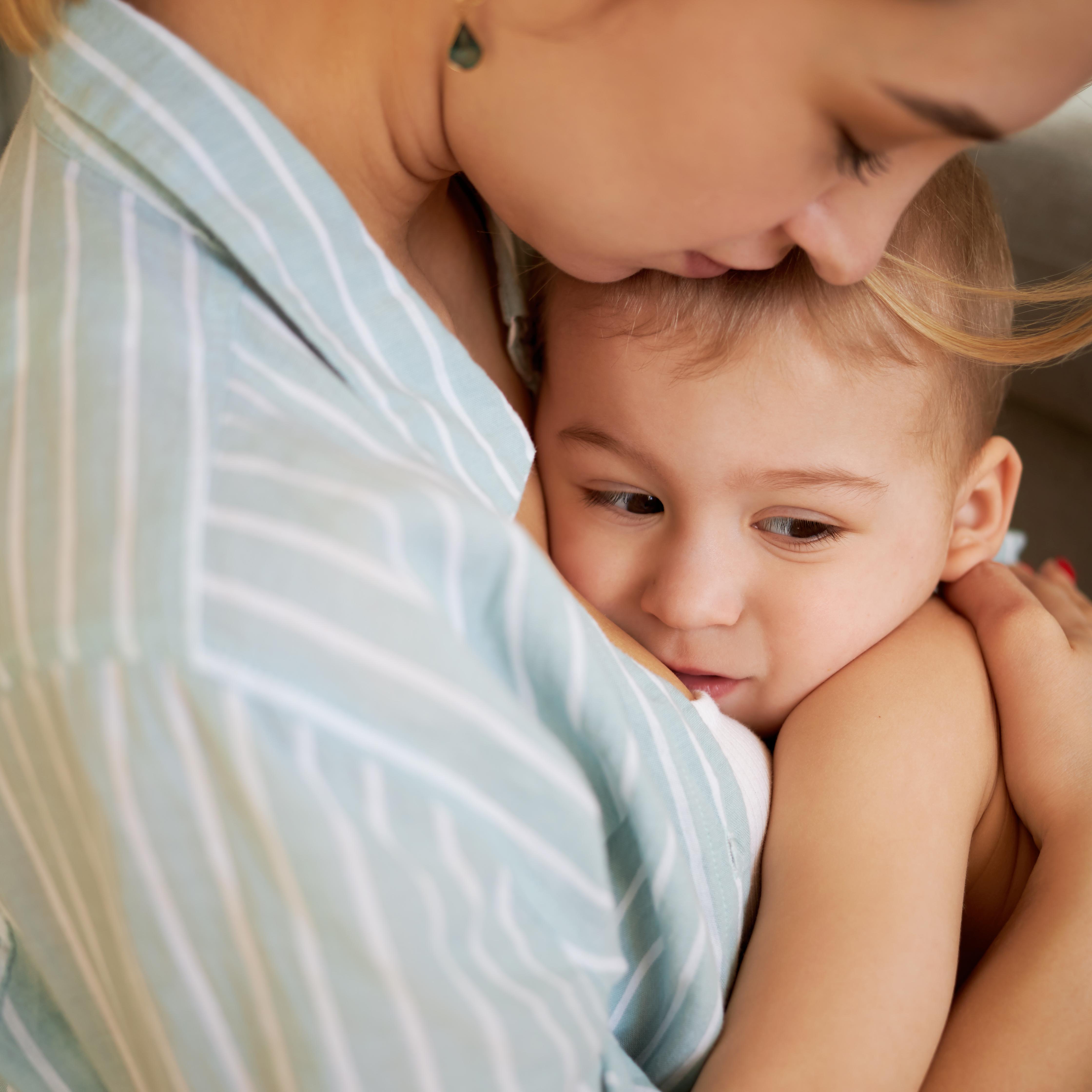 first time camp, αποχωρισμός, άγχος μαμάς, mommy's hugs, καταφύγιο, μητρική αγκαλιά