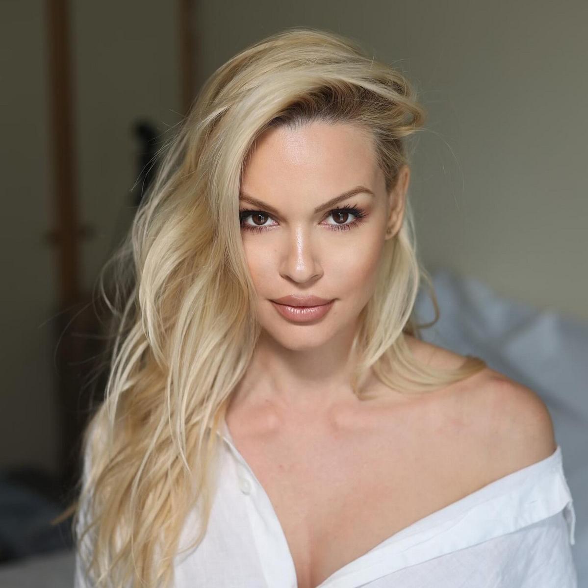 Βίκυ Κάβουρα έγκυος 