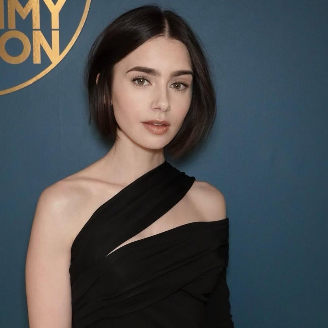 lily collins μαμά 