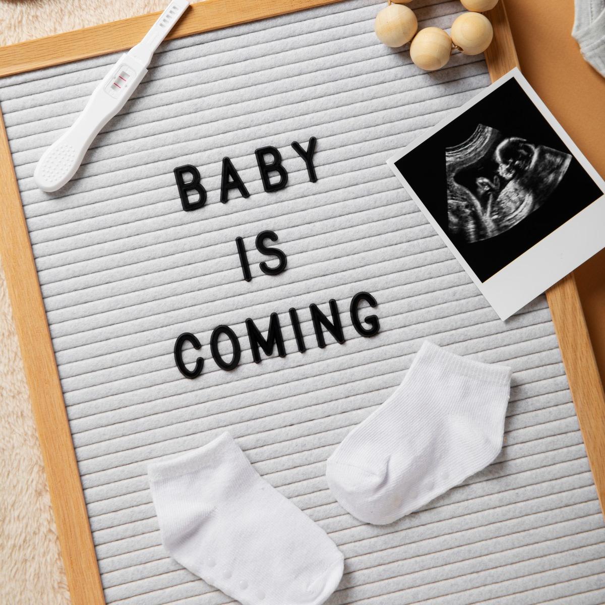 ανακοίνωση εγκυμοσύνης