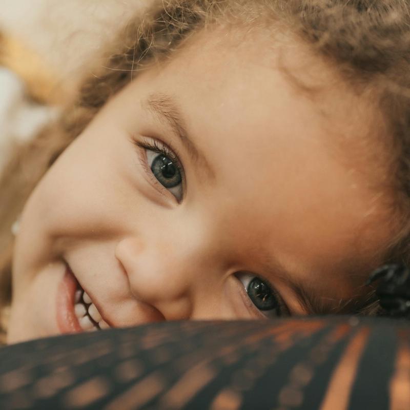 παιδί ψέματα