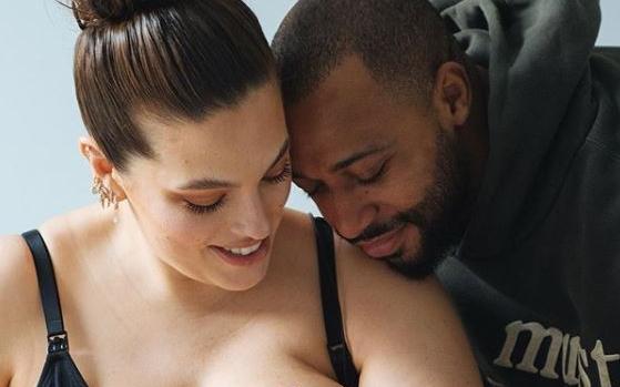 boom ashley graham μαμά