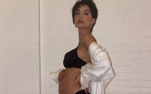 boom emily ratajkowski έγκυος halloween