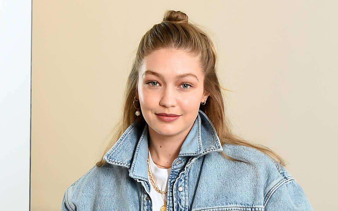boom gigi hadid χριστούγεννα κόρη