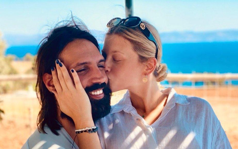 Η Κωνσταντίνα Κομμάτα με τη νεογέννητη κόρη της