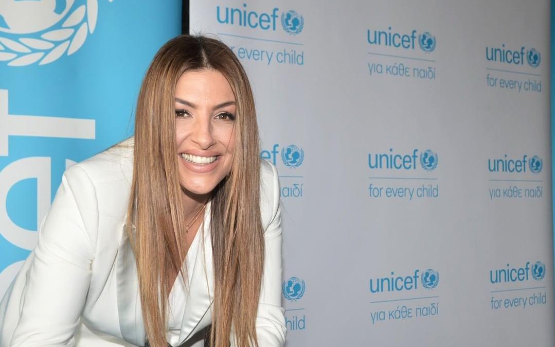 Έλενα Παπαρίζου