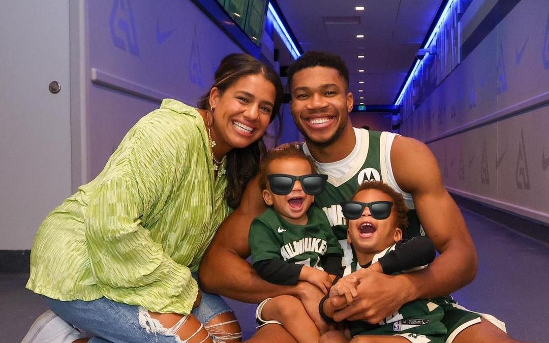 Γιάννης Αντετοκούνμπο: Μπαμπάς για τρίτη φορά (δείτε cute photo και το φύλο του μωρού)