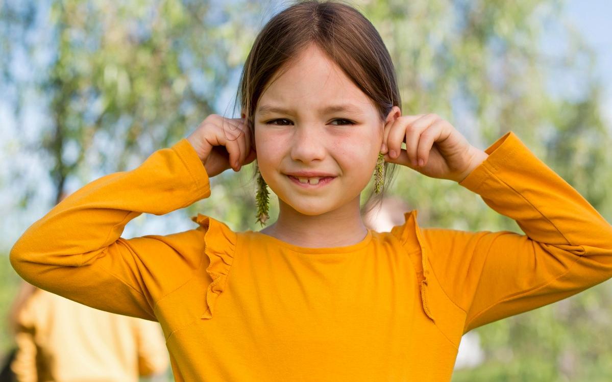 βλάβη στην ακοή 