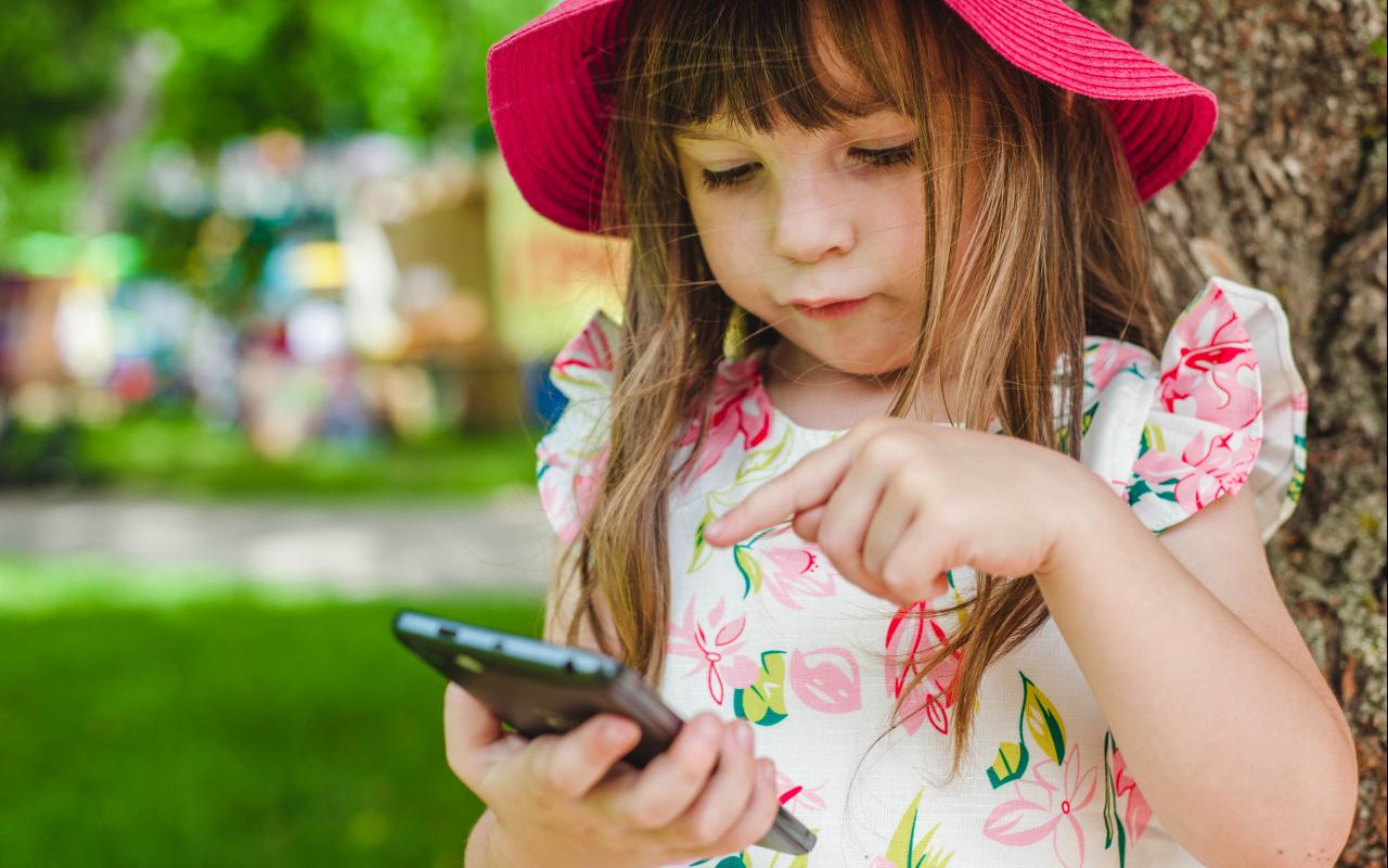 παιδιά social media 
