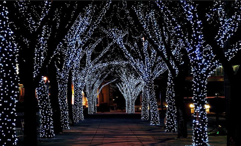 boom Χριστούγεννα Αθήνα πιο λαμπερή από ποτέ