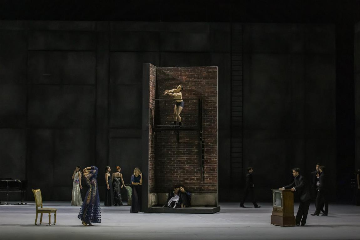 χορός με τη σκιά μου