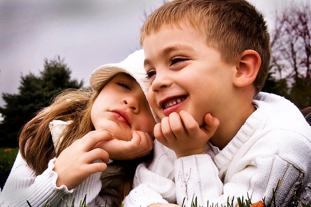 "Μαμά ερωτεύτηκα" | Έρωτας στα σχολικά χρόνια και τα πρώτα ραντεβού: Τι πρέπει να πεις στο παιδί