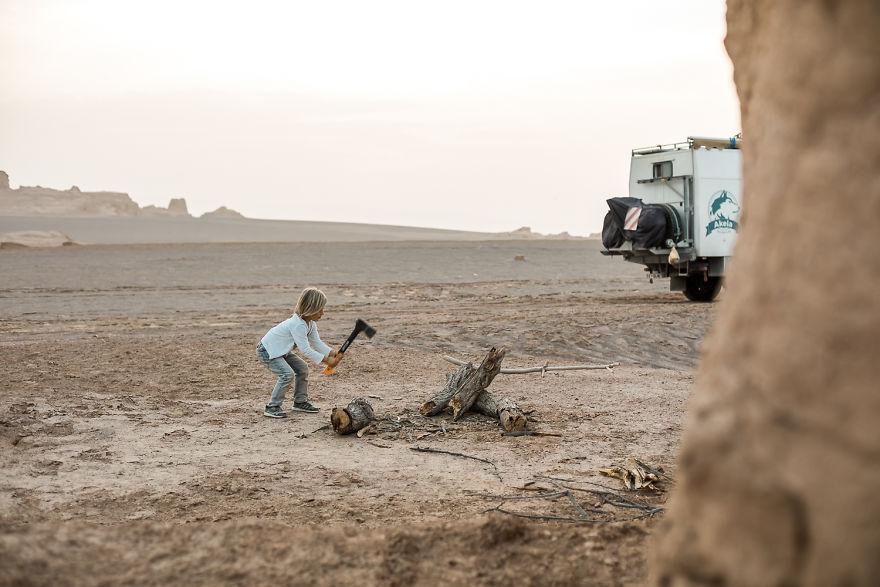 boom οικογένεια πούλησε τα πάντα για να ταξιδέψει στον κόσμο