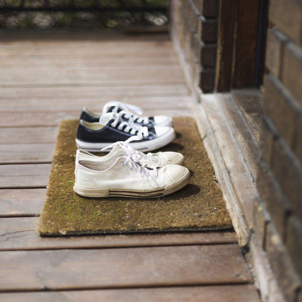 boommag-shoes-coronavirus