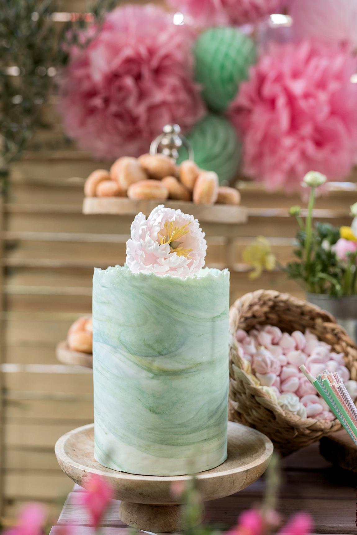 boom garden party the cakers