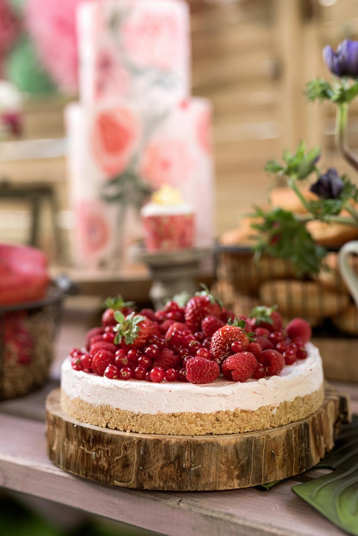 boom garden party the cakers