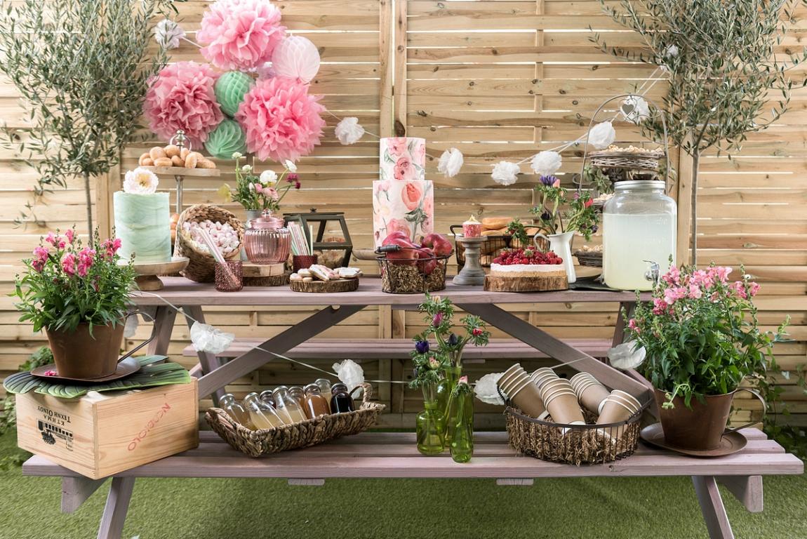 boom garden party the cakers