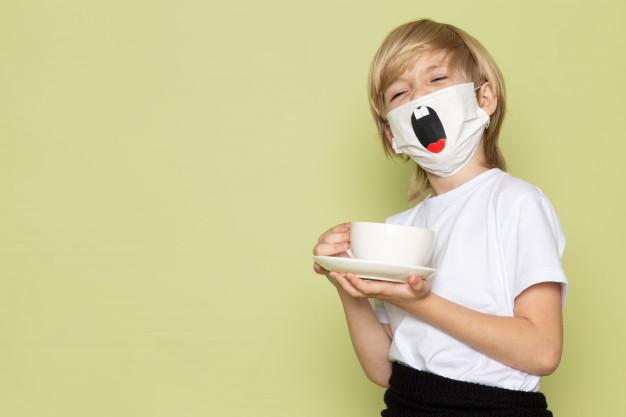 boom υφασμάτινη μάσκα ή ιατρική