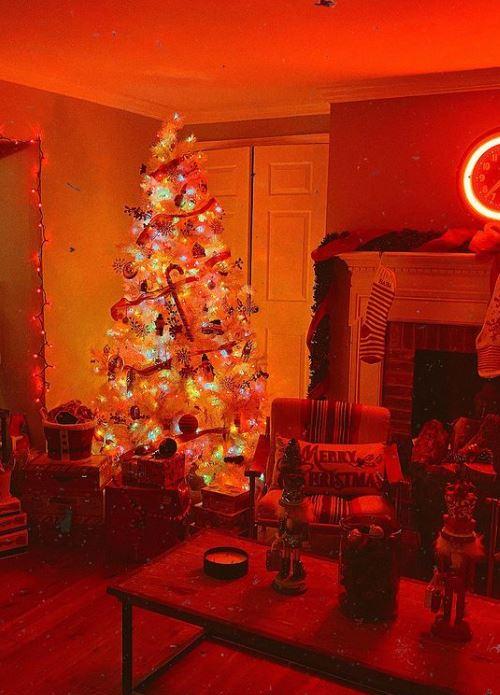 boom gigi hadid χριστούγεννα κόρη